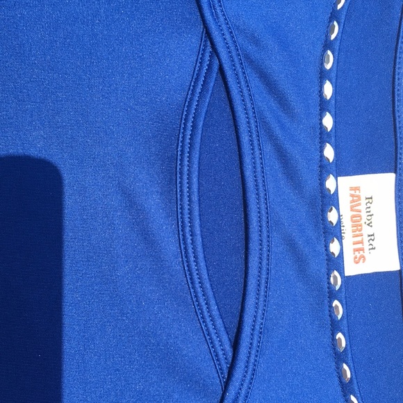 ✂️ Ruby Rd top - Picture 3 of 3